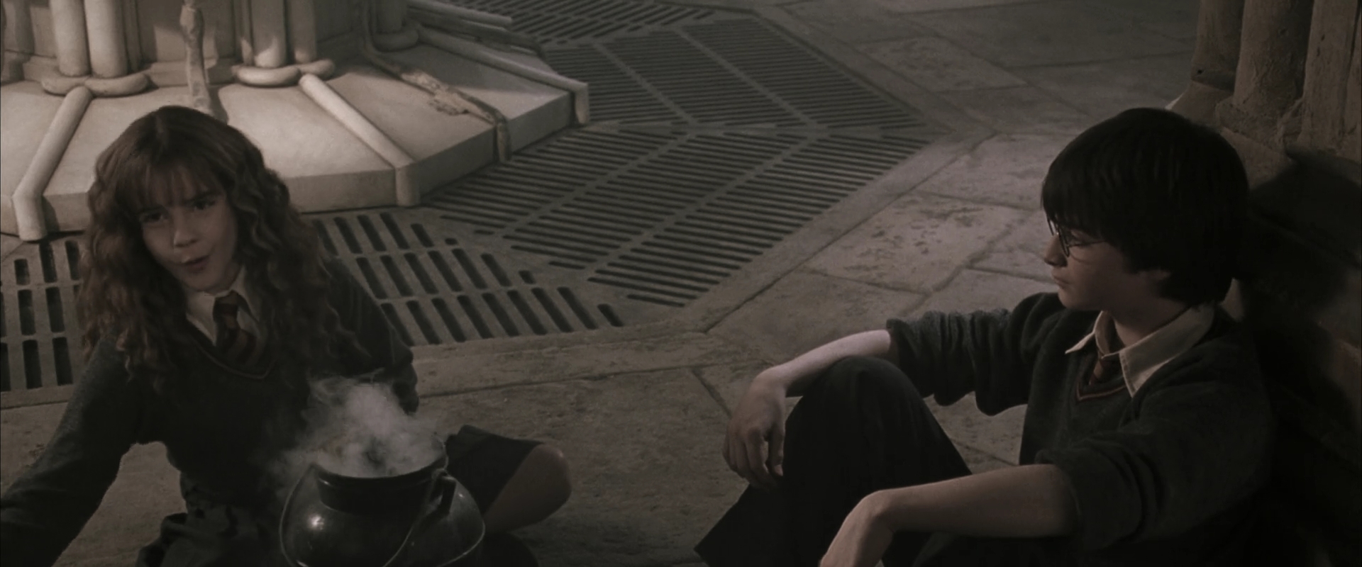 EmmaWatsonFan-dot-nl_HarryPotterandtheChamberOfSecrets2703.jpg EmmaWatsonFan-dot-nl_HarryPotterandtheChamberOfSecrets2703.jpg