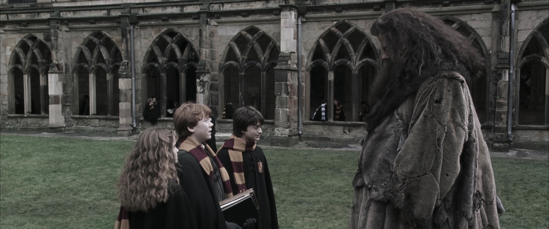 EmmaWatsonFan-dot-nl_HarryPotterandtheChamberOfSecrets4503.jpg