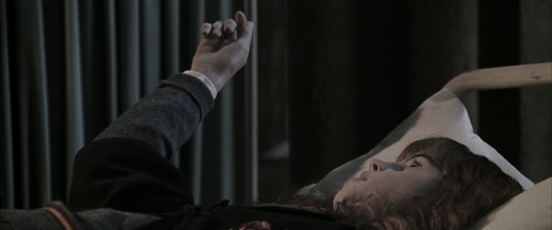 EmmaWatsonFan-dot-nl_HarryPotterandtheChamberOfSecrets5477.jpg EmmaWatsonFan-dot-nl_HarryPotterandtheChamberOfSecrets5477.jpg