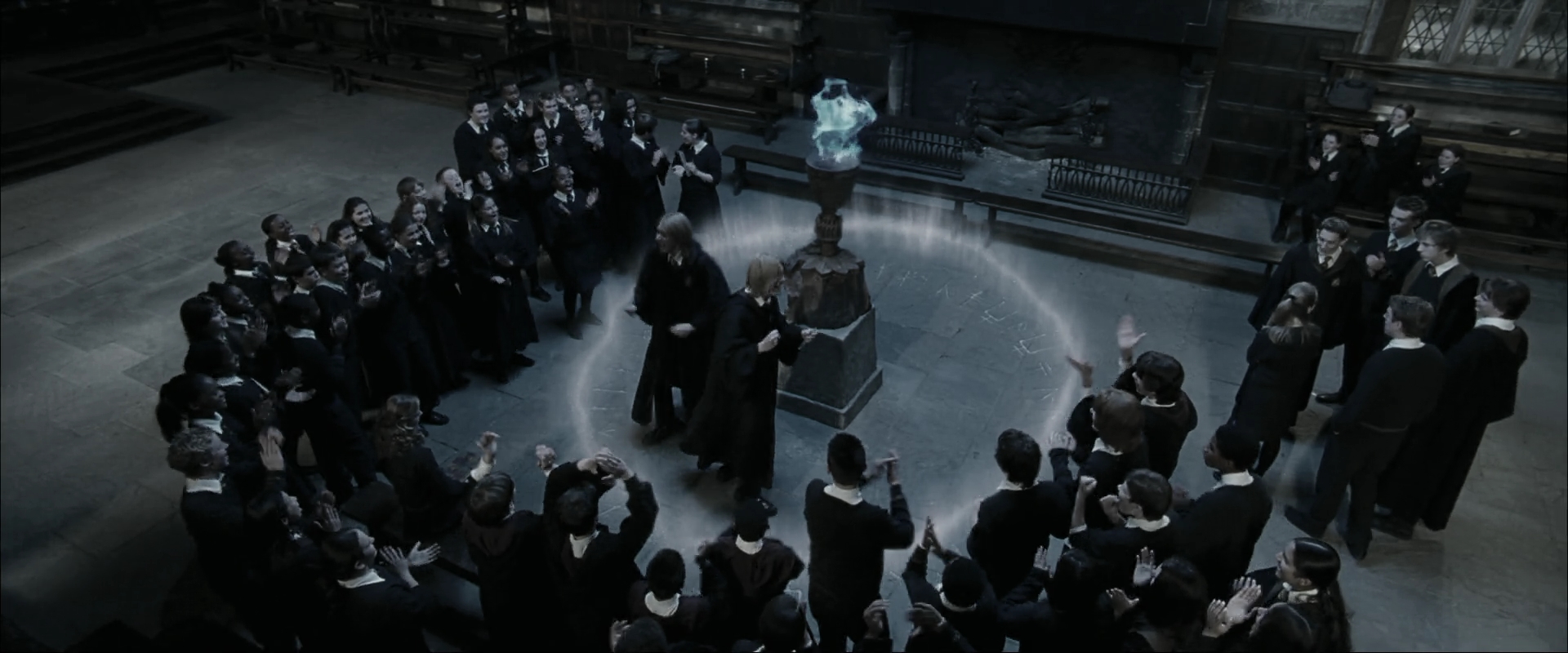 EmmaWatsonFan_dot_nl-HarryPotterAndTheGobletOfFire1744.jpg EmmaWatsonFan_dot_nl-HarryPotterAndTheGobletOfFire1744.jpg