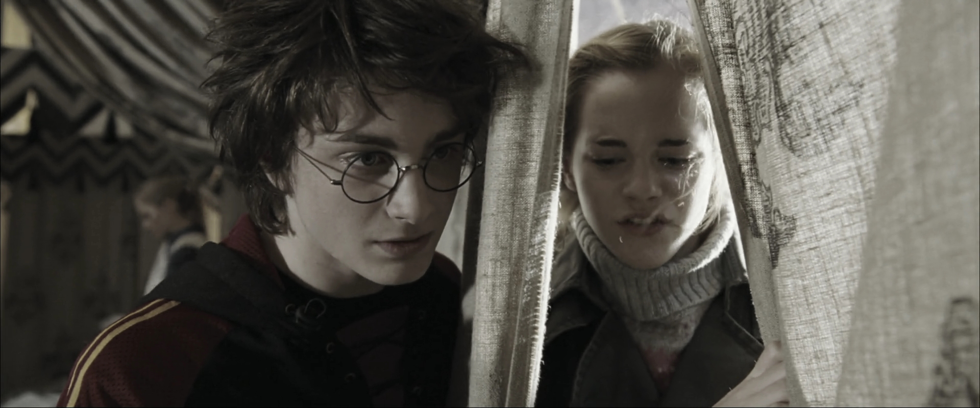 EmmaWatsonFan_dot_nl-HarryPotterAndTheGobletOfFire3180.jpg EmmaWatsonFan_dot_nl-HarryPotterAndTheGobletOfFire3180.jpg