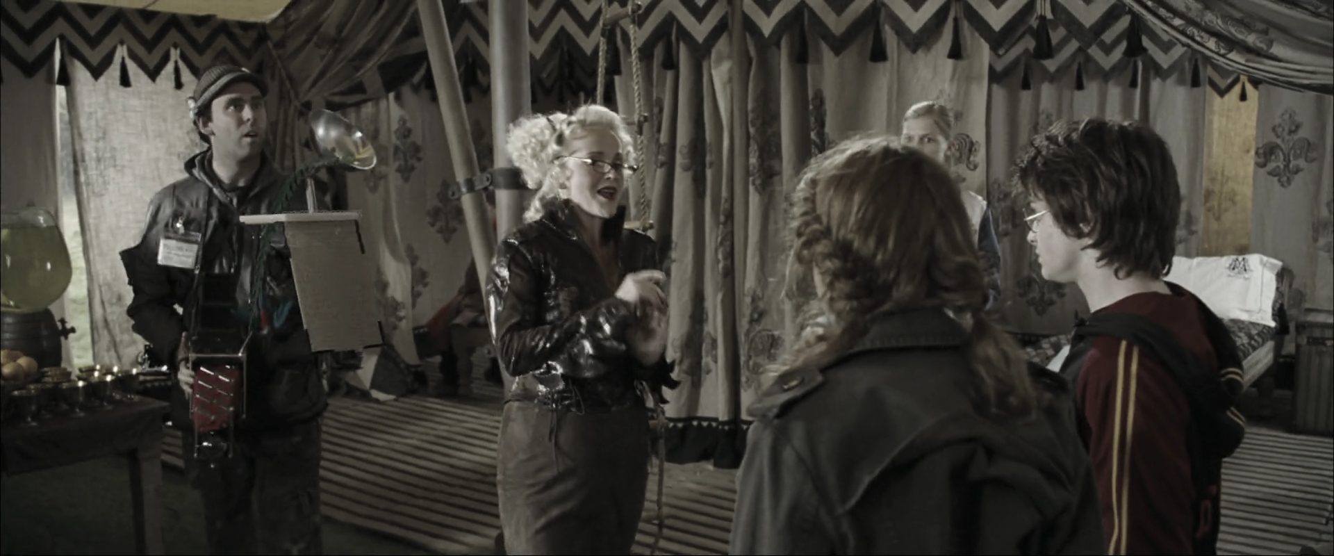 EmmaWatsonFan_dot_nl-HarryPotterAndTheGobletOfFire3193.jpg EmmaWatsonFan_dot_nl-HarryPotterAndTheGobletOfFire3193.jpg