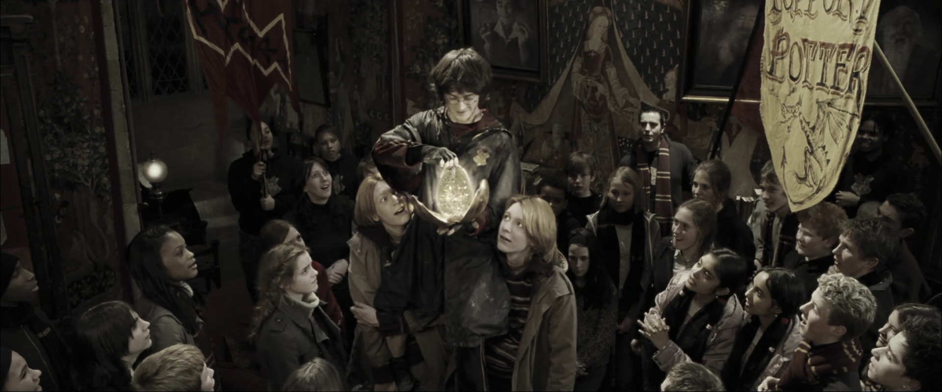 EmmaWatsonFan_dot_nl-HarryPotterAndTheGobletOfFire3668.jpg EmmaWatsonFan_dot_nl-HarryPotterAndTheGobletOfFire3668.jpg