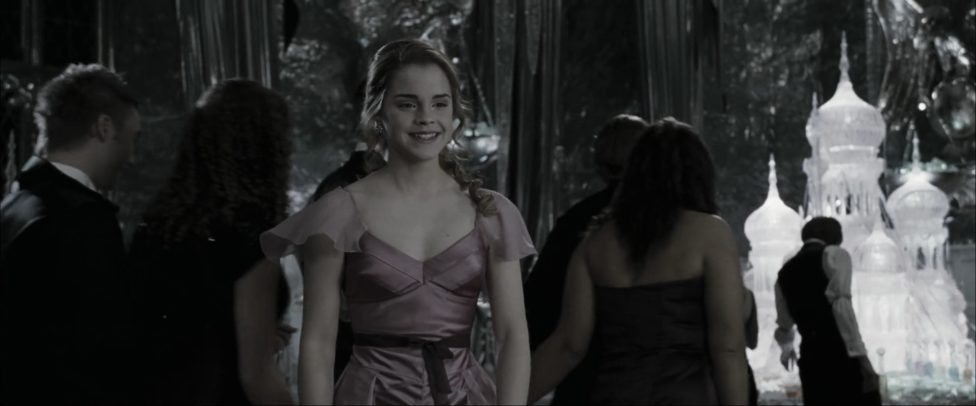 EmmaWatsonFan_dot_nl-HarryPotterAndTheGobletOfFire4663.jpg