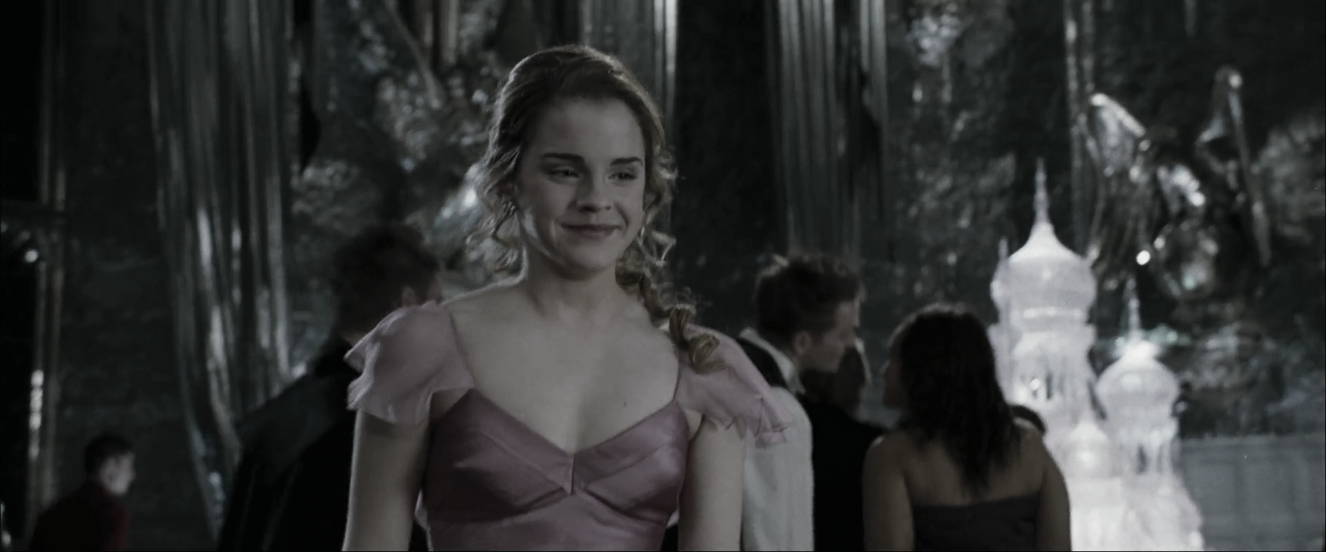 EmmaWatsonFan_dot_nl-HarryPotterAndTheGobletOfFire4664.jpg EmmaWatsonFan_dot_nl-HarryPotterAndTheGobletOfFire4664.jpg