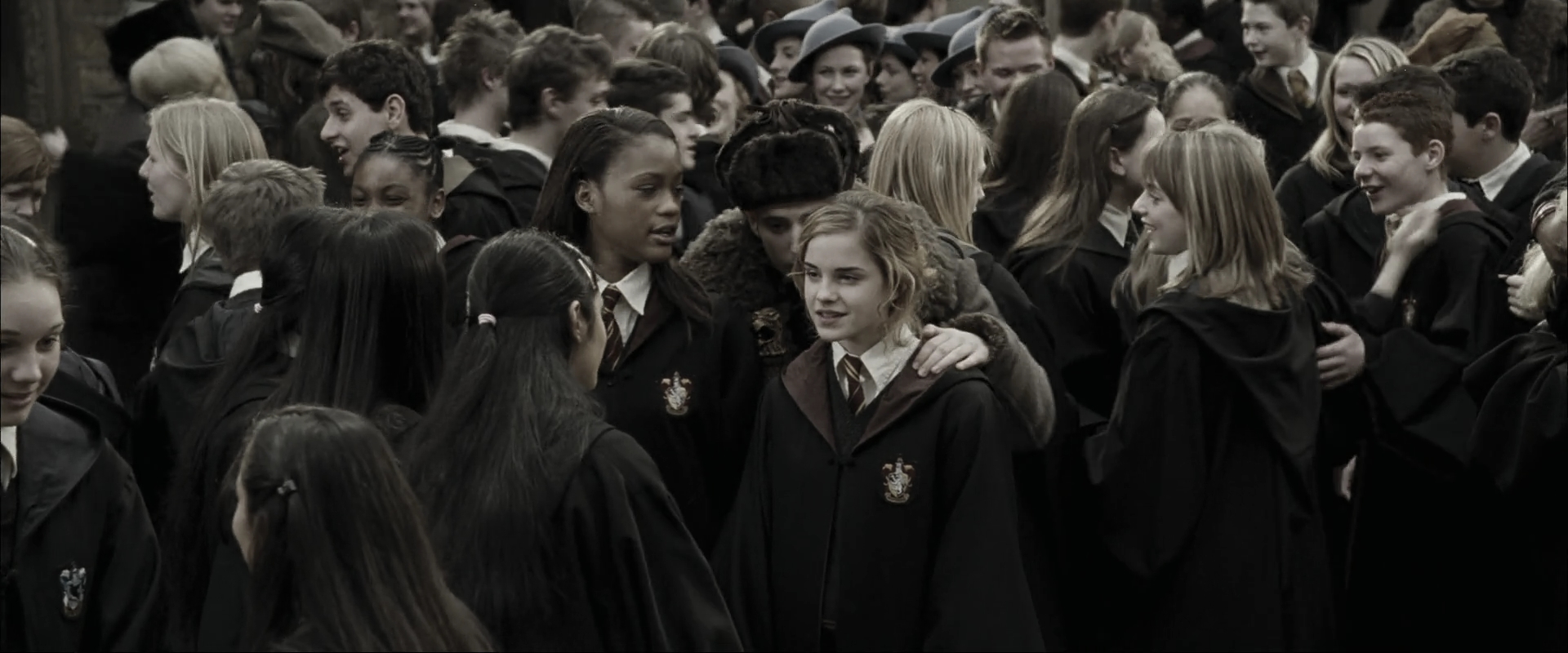 EmmaWatsonFan_dot_nl-HarryPotterAndTheGobletOfFire8328.jpg EmmaWatsonFan_dot_nl-HarryPotterAndTheGobletOfFire8328.jpg