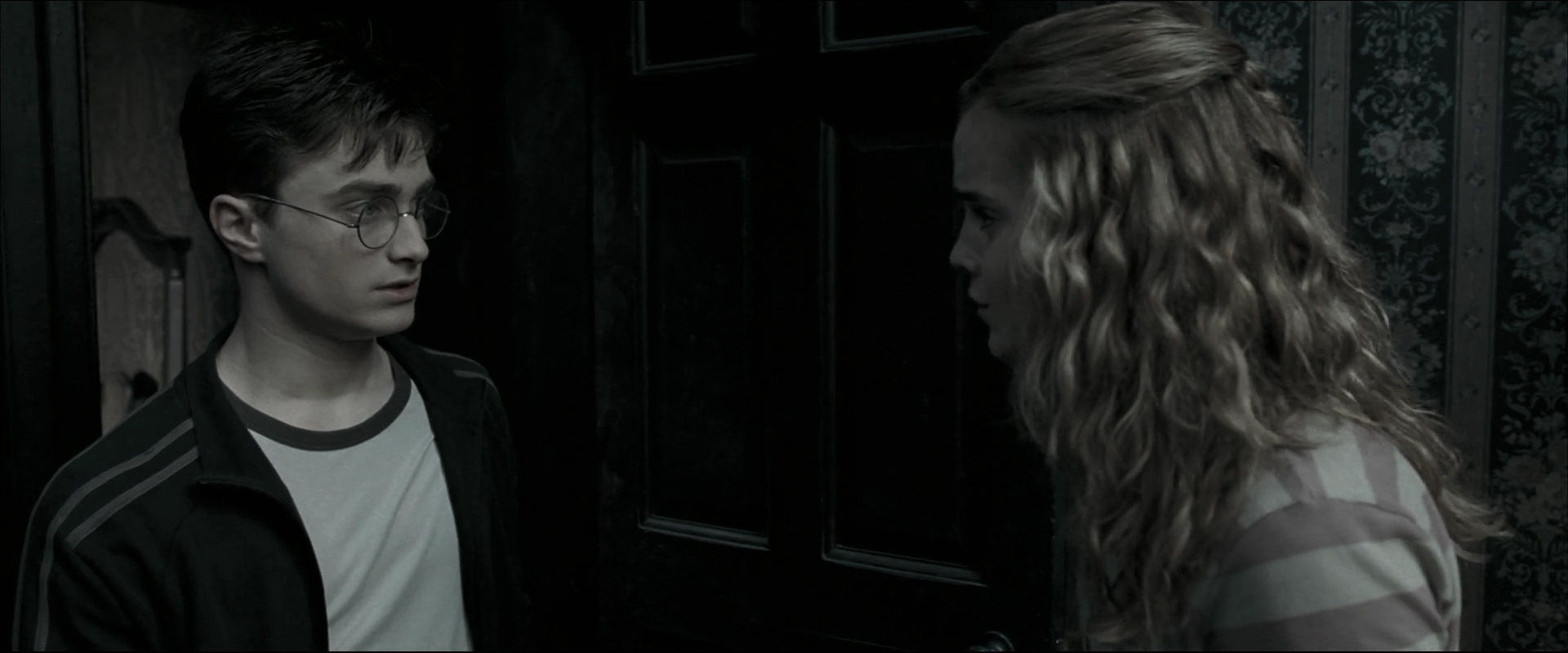 EmmaWatsonFan_dot_nl-HarryPotterAndTheOrderOfThePhoenix0760.jpg