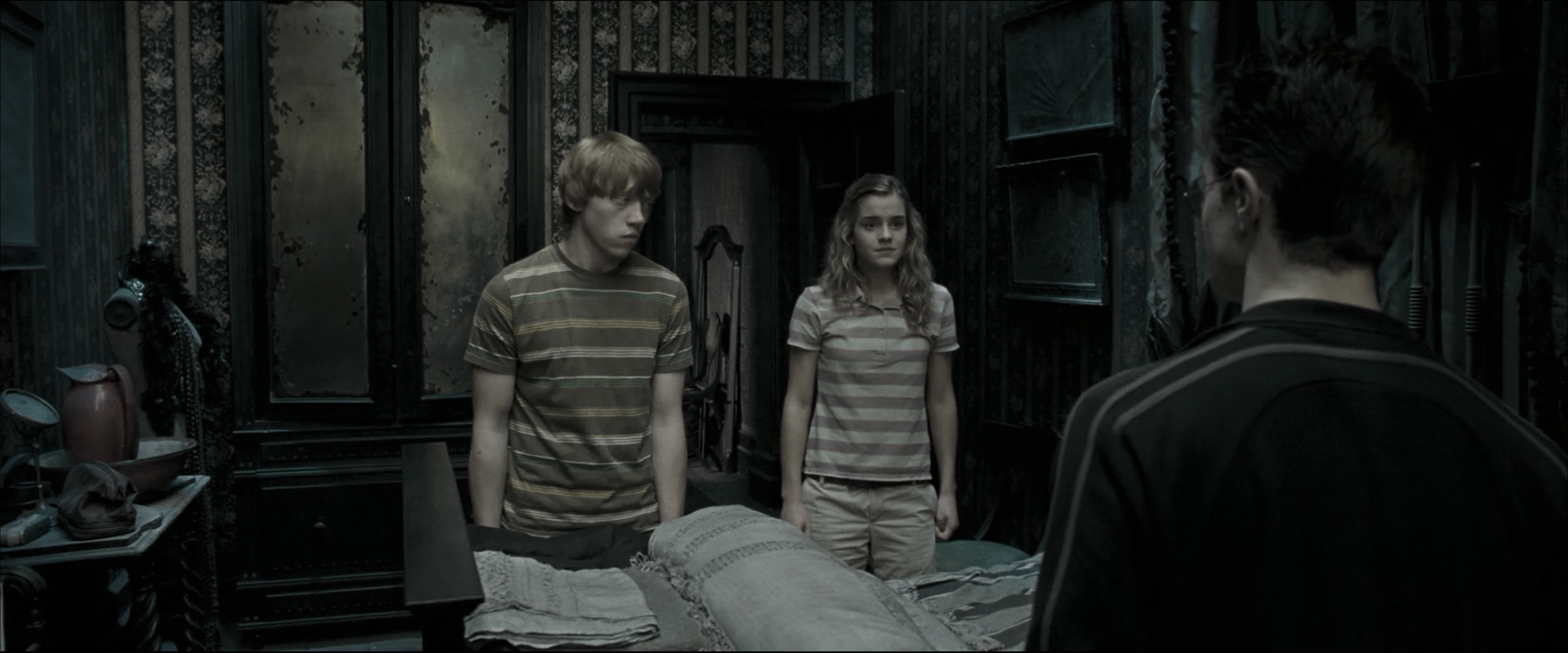EmmaWatsonFan_dot_nl-HarryPotterAndTheOrderOfThePhoenix0785.jpg