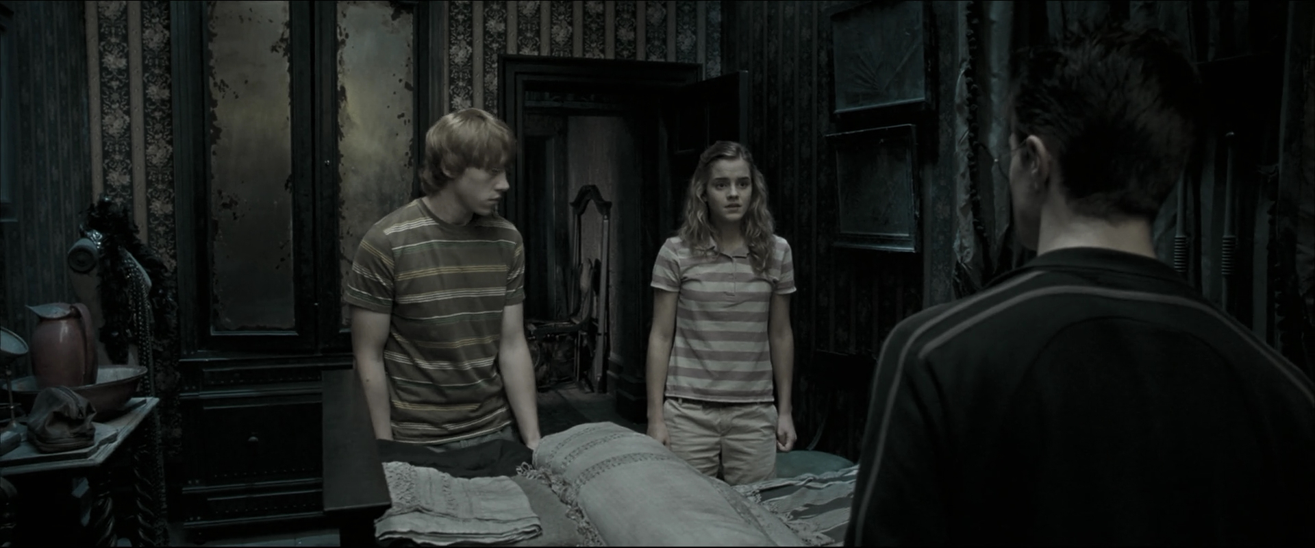EmmaWatsonFan_dot_nl-HarryPotterAndTheOrderOfThePhoenix0786.jpg