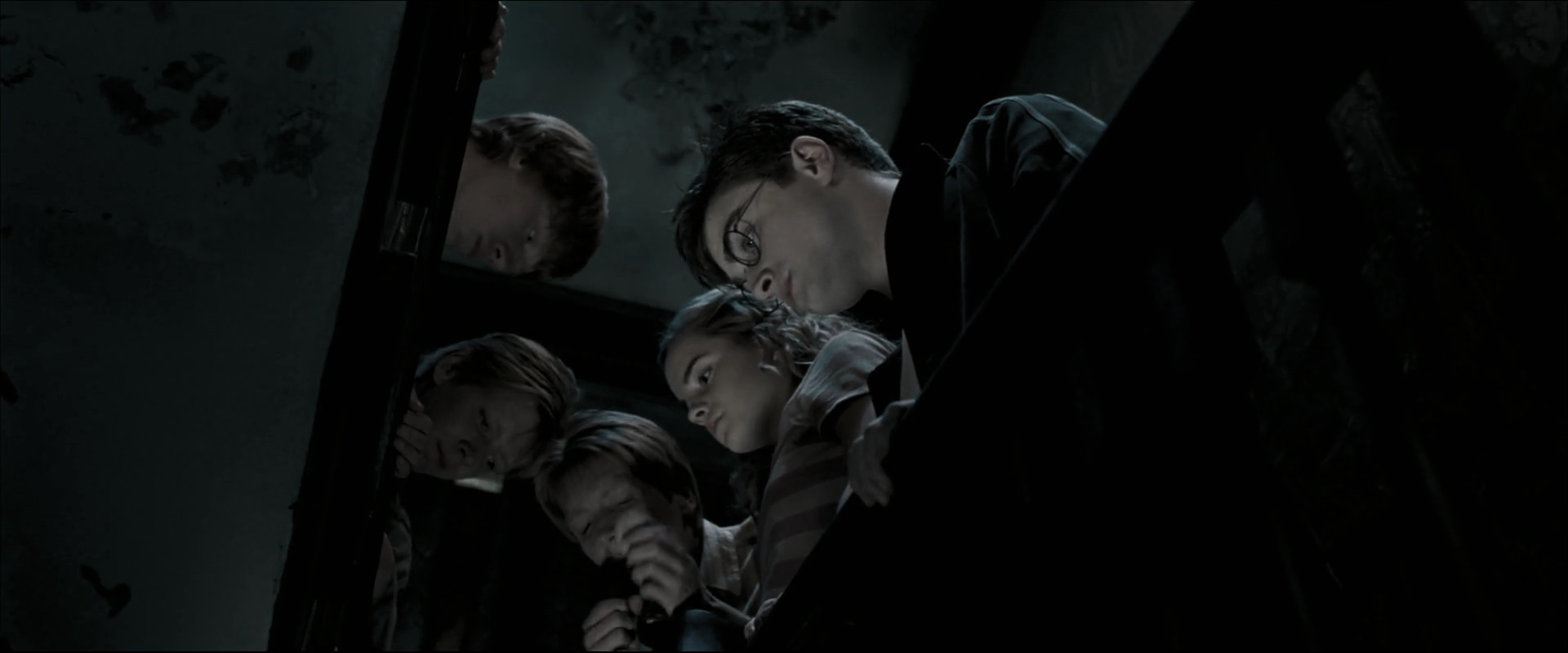 EmmaWatsonFan_dot_nl-HarryPotterAndTheOrderOfThePhoenix0824.jpg