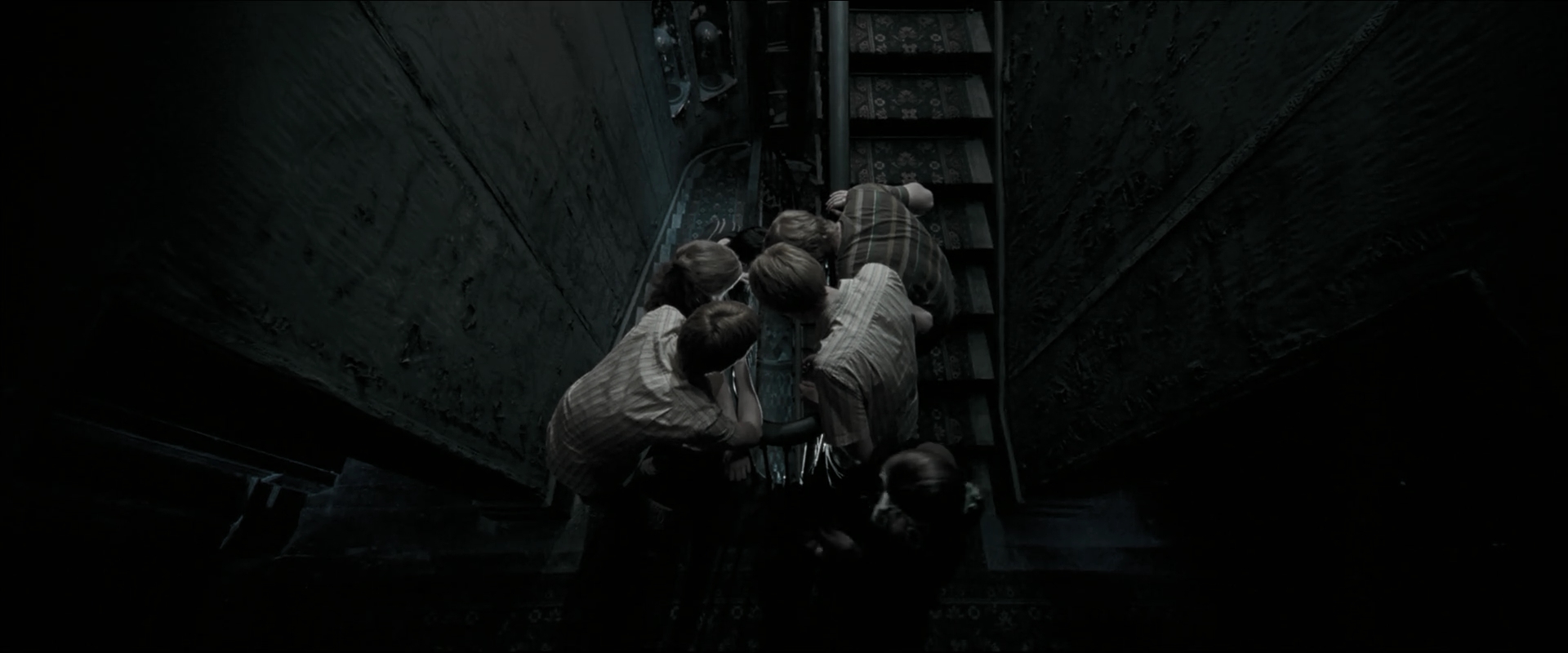 EmmaWatsonFan_dot_nl-HarryPotterAndTheOrderOfThePhoenix0835.jpg