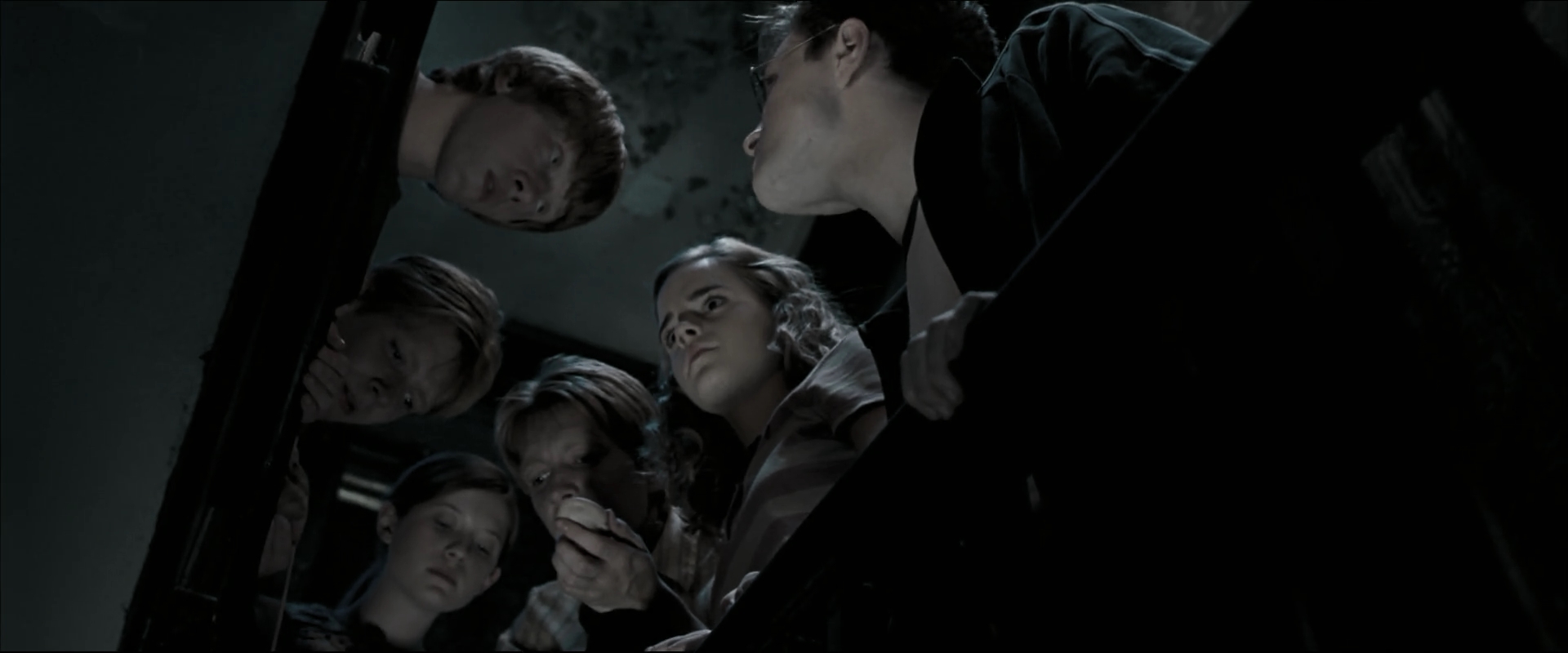 EmmaWatsonFan_dot_nl-HarryPotterAndTheOrderOfThePhoenix0844.jpg