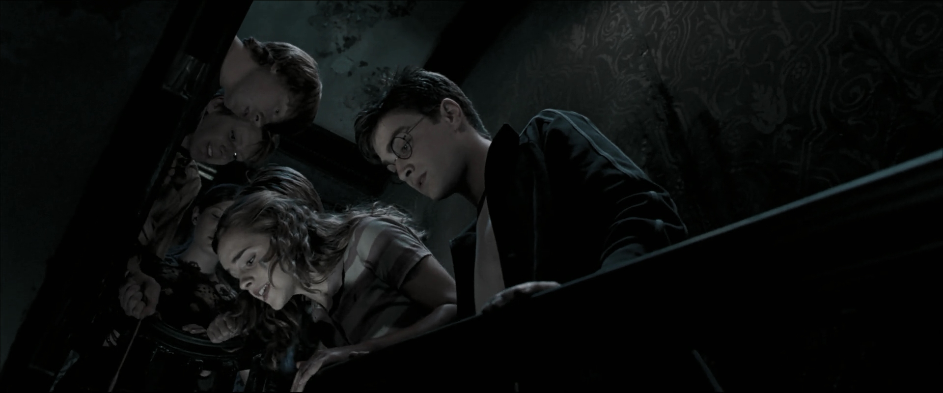 EmmaWatsonFan_dot_nl-HarryPotterAndTheOrderOfThePhoenix0854.jpg