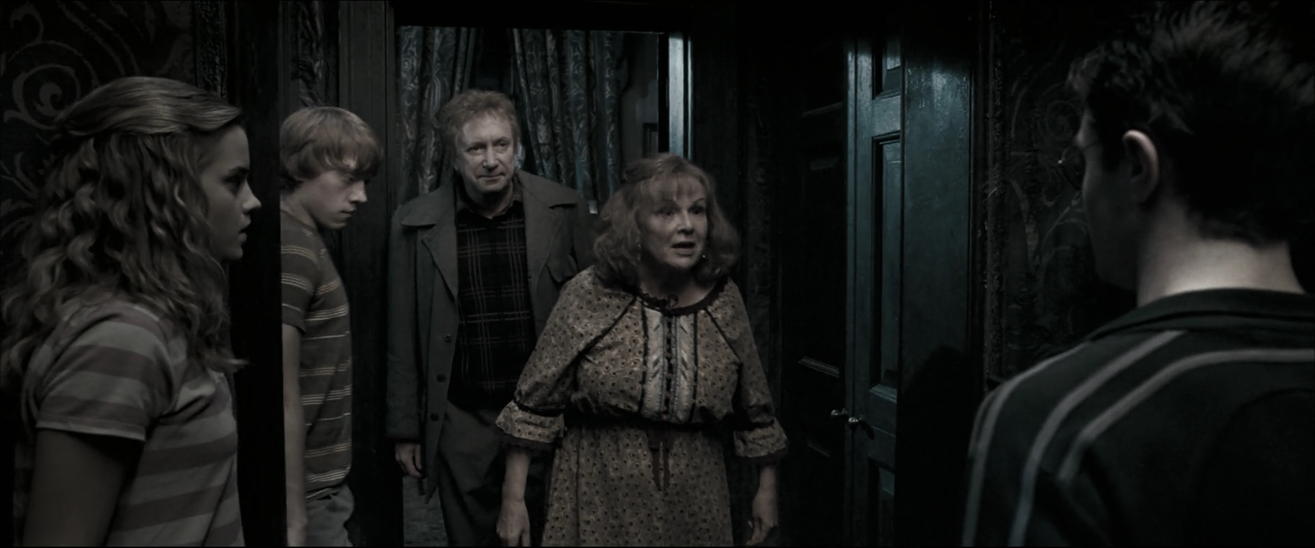 EmmaWatsonFan_dot_nl-HarryPotterAndTheOrderOfThePhoenix0877.jpg