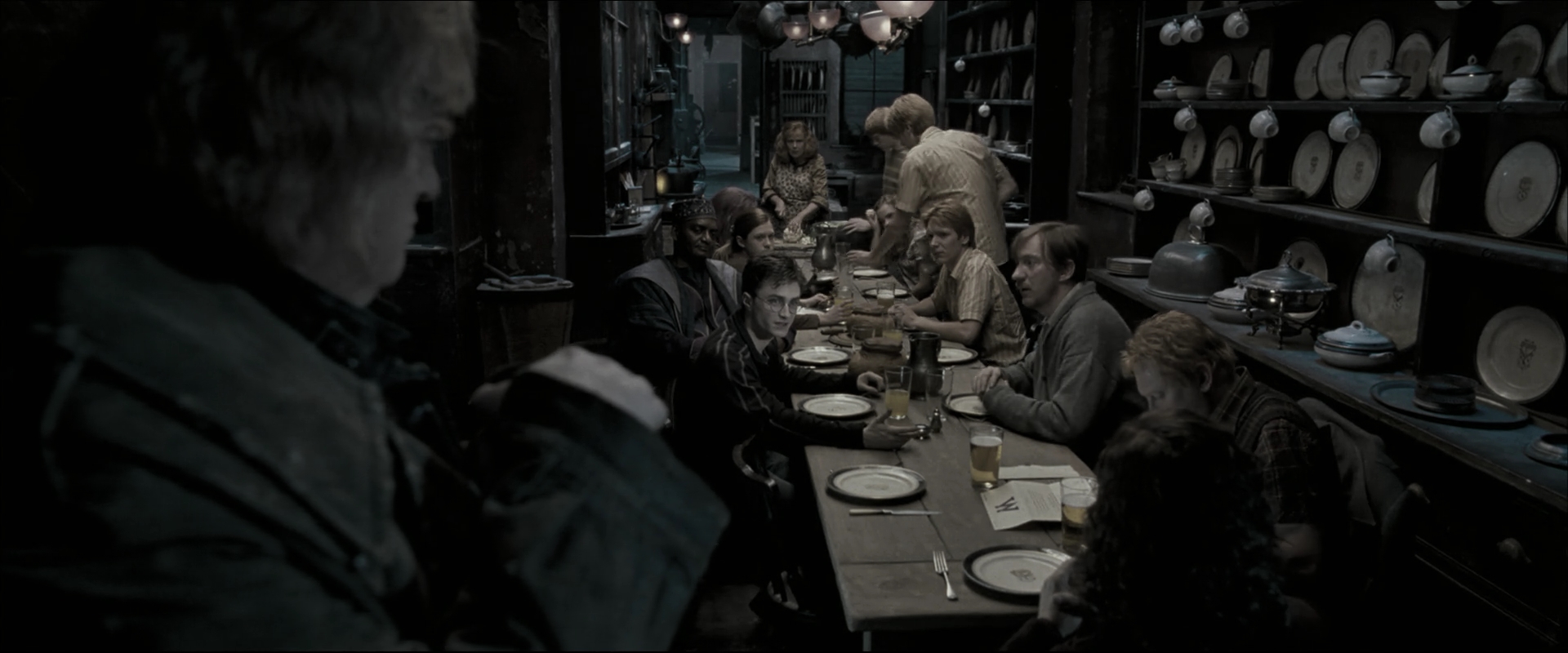 EmmaWatsonFan_dot_nl-HarryPotterAndTheOrderOfThePhoenix0903.jpg