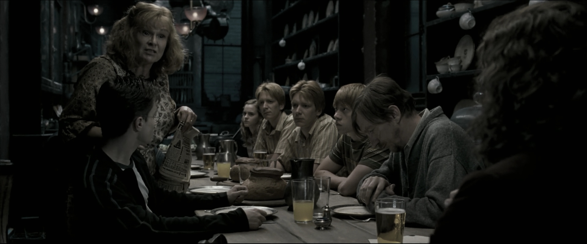 EmmaWatsonFan_dot_nl-HarryPotterAndTheOrderOfThePhoenix1005.jpg