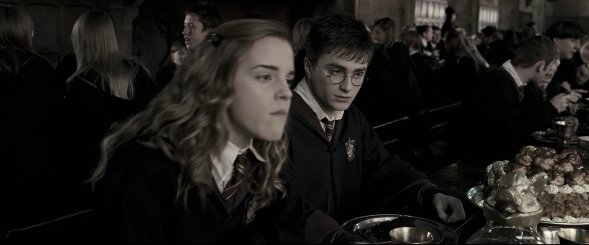 EmmaWatsonFan_dot_nl-HarryPotterAndTheOrderOfThePhoenix1777.jpg