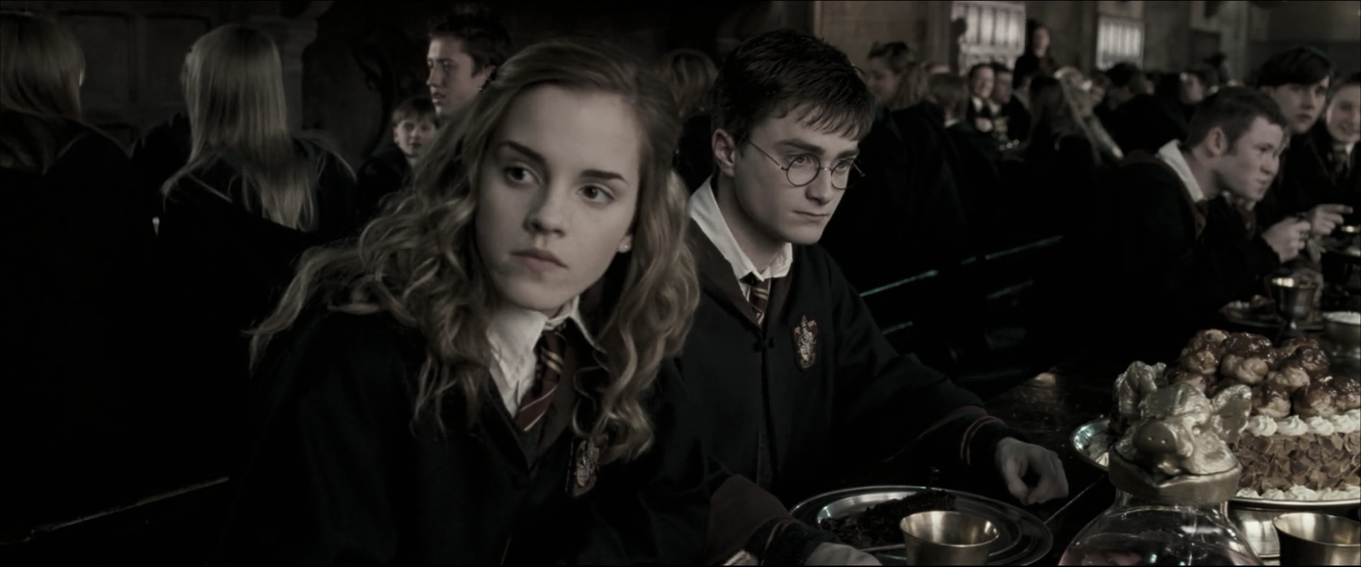 EmmaWatsonFan_dot_nl-HarryPotterAndTheOrderOfThePhoenix1778.jpg