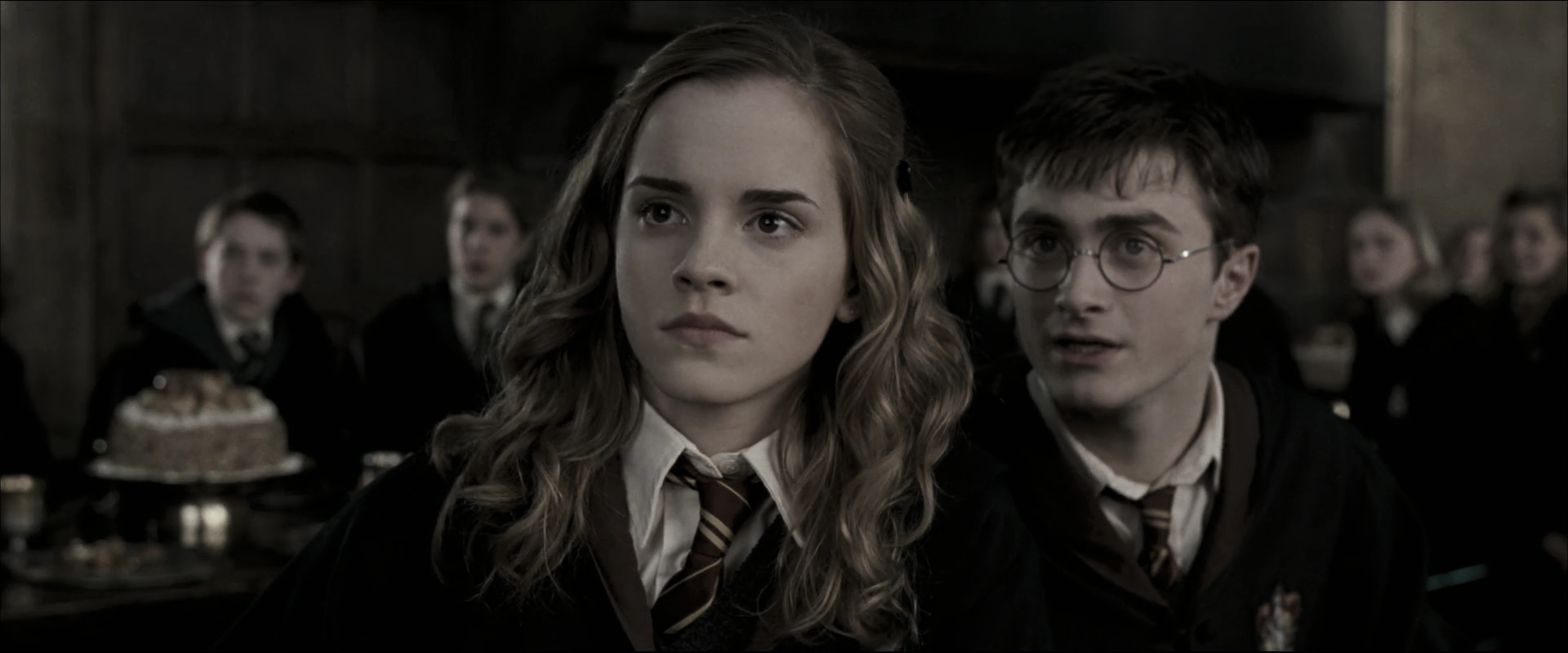 EmmaWatsonFan_dot_nl-HarryPotterAndTheOrderOfThePhoenix1821.jpg