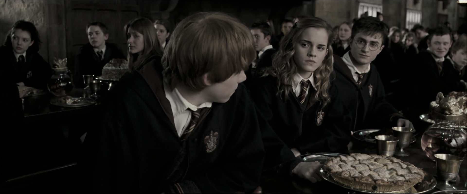 EmmaWatsonFan_dot_nl-HarryPotterAndTheOrderOfThePhoenix1872.jpg