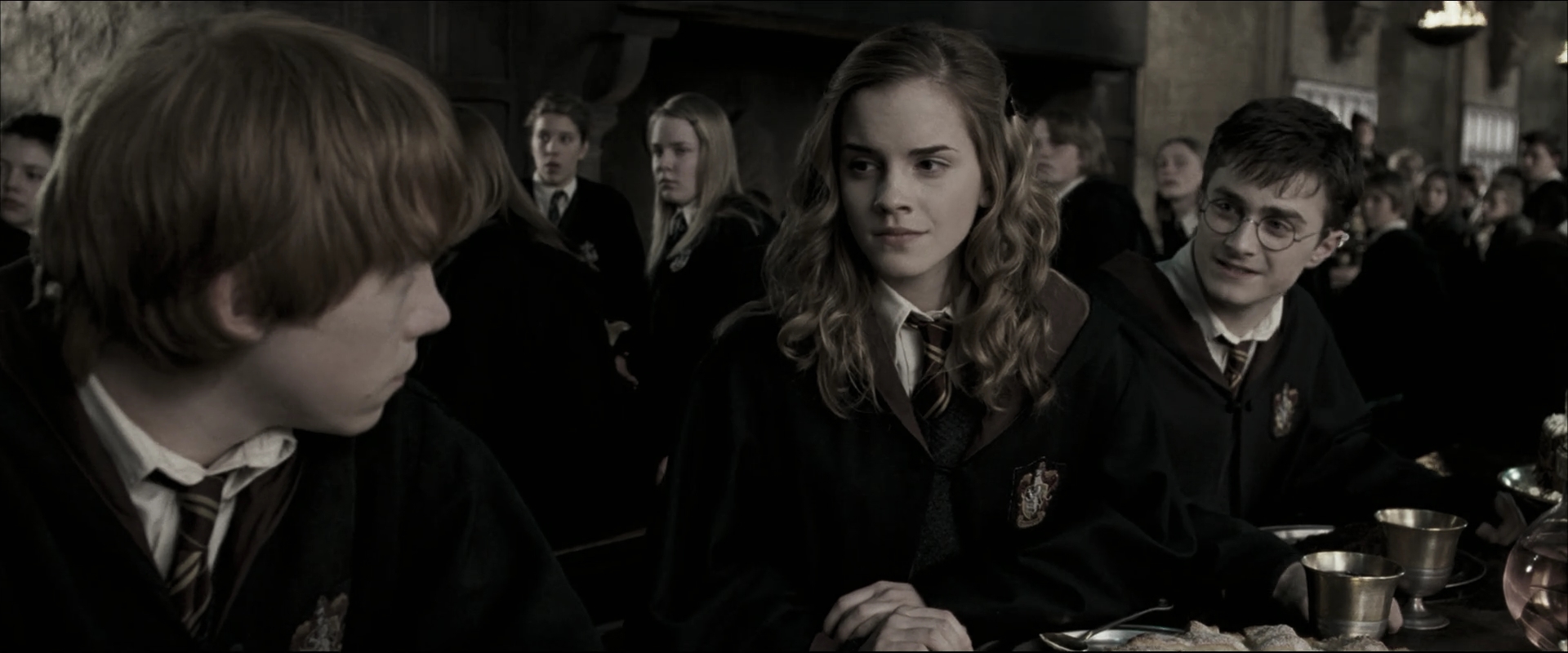 EmmaWatsonFan_dot_nl-HarryPotterAndTheOrderOfThePhoenix1899.jpg