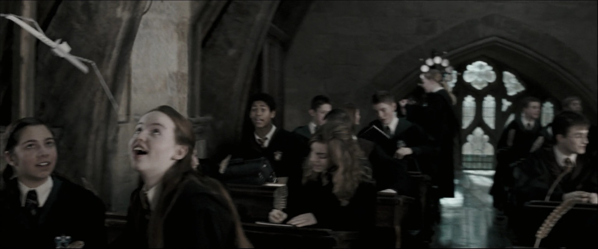 EmmaWatsonFan_dot_nl-HarryPotterAndTheOrderOfThePhoenix2035.jpg
