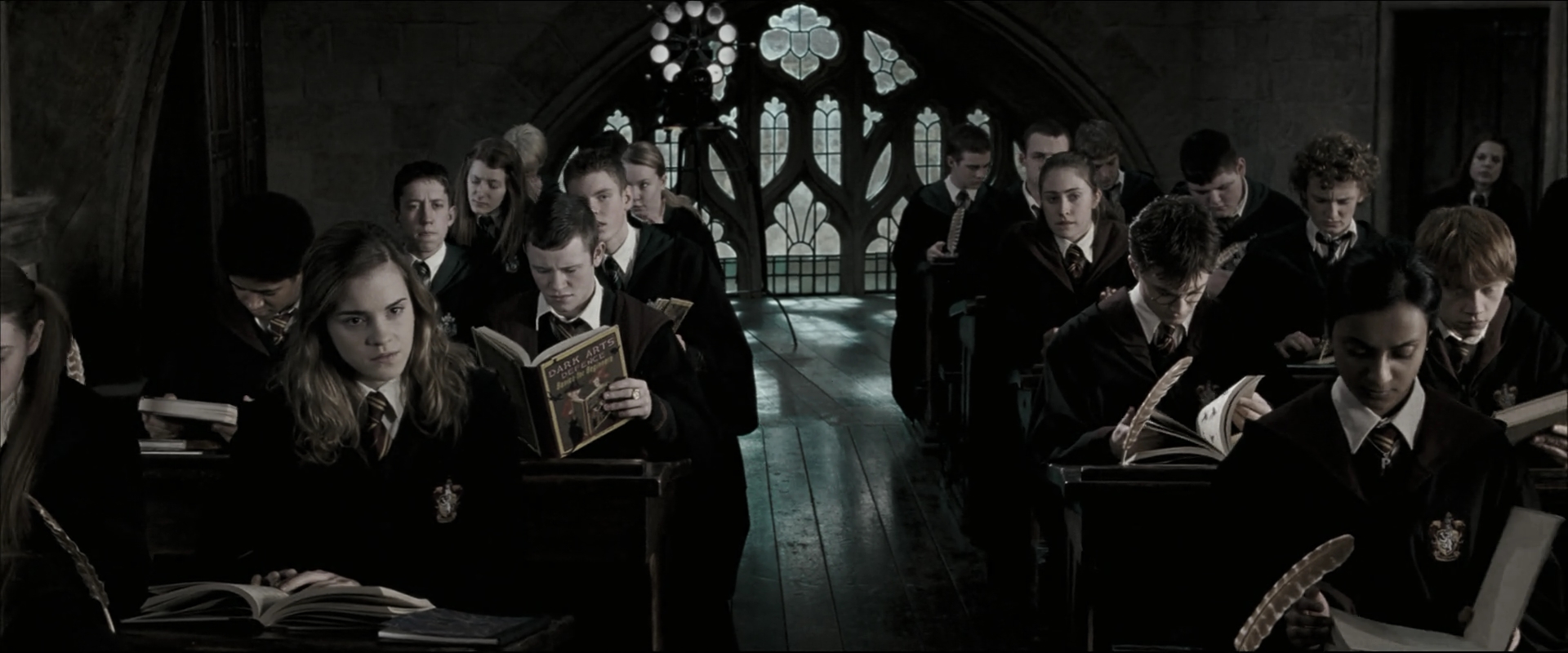 EmmaWatsonFan_dot_nl-HarryPotterAndTheOrderOfThePhoenix2101.jpg