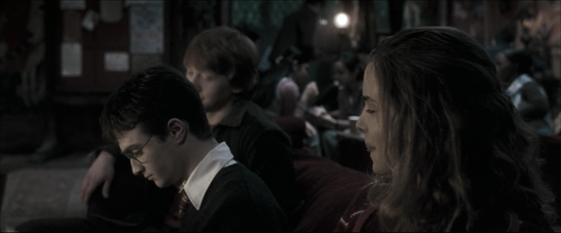 EmmaWatsonFan_dot_nl-HarryPotterAndTheOrderOfThePhoenix2379.jpg