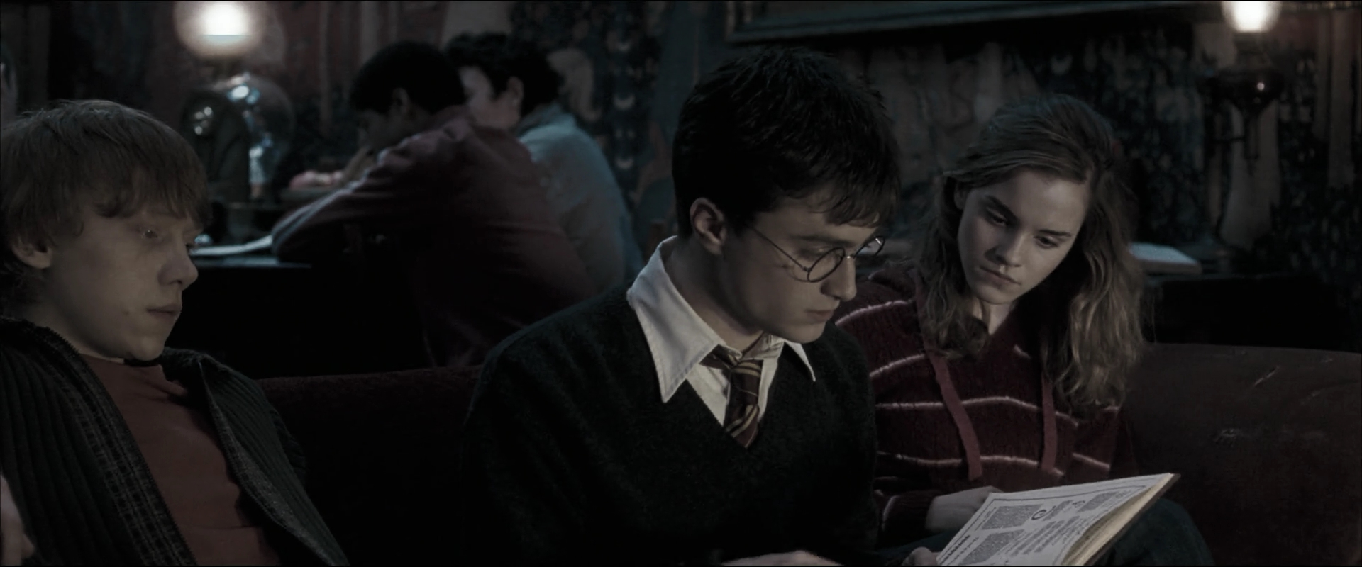 EmmaWatsonFan_dot_nl-HarryPotterAndTheOrderOfThePhoenix2382.jpg