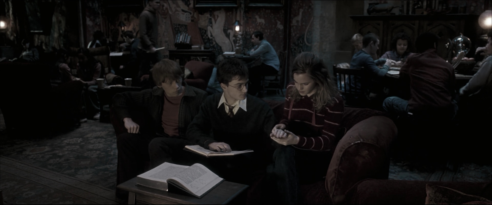 EmmaWatsonFan_dot_nl-HarryPotterAndTheOrderOfThePhoenix2391.jpg