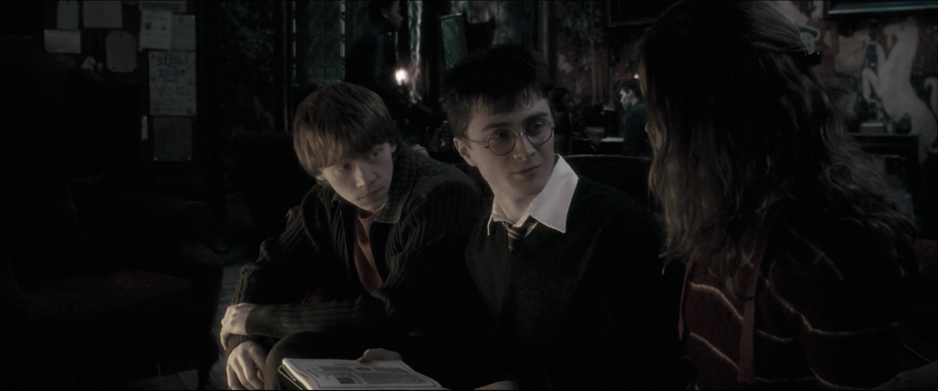EmmaWatsonFan_dot_nl-HarryPotterAndTheOrderOfThePhoenix2415.jpg