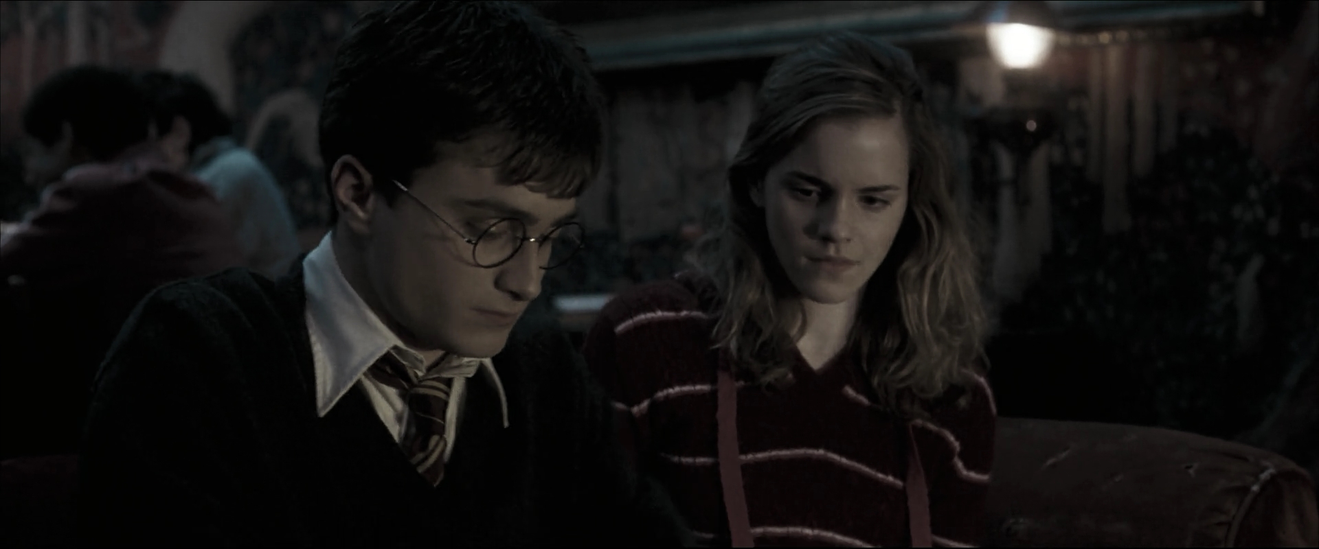 EmmaWatsonFan_dot_nl-HarryPotterAndTheOrderOfThePhoenix2423.jpg