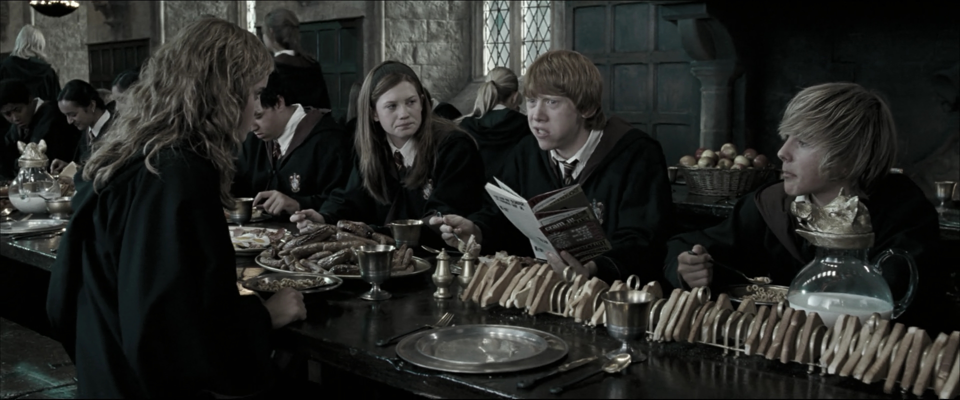 EmmaWatsonFan_dot_nl-HarryPotterAndTheOrderOfThePhoenix2624.jpg