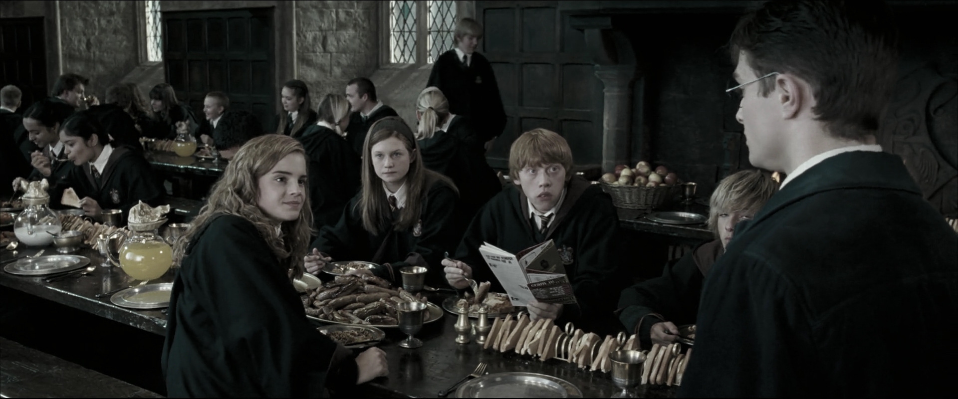 EmmaWatsonFan_dot_nl-HarryPotterAndTheOrderOfThePhoenix2629.jpg