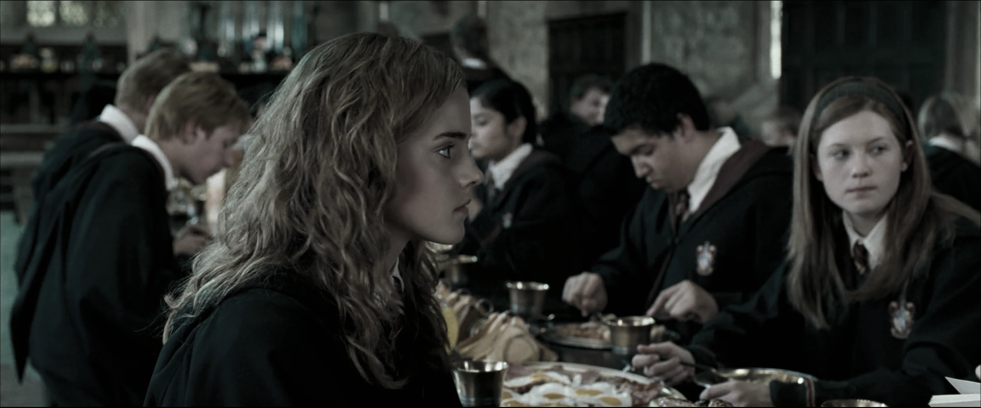 EmmaWatsonFan_dot_nl-HarryPotterAndTheOrderOfThePhoenix2633.jpg