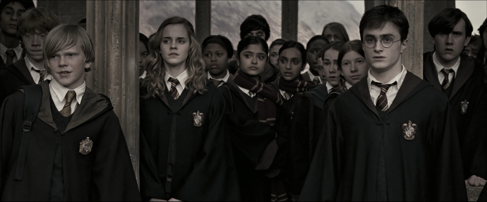 EmmaWatsonFan_dot_nl-HarryPotterAndTheOrderOfThePhoenix2883.jpg