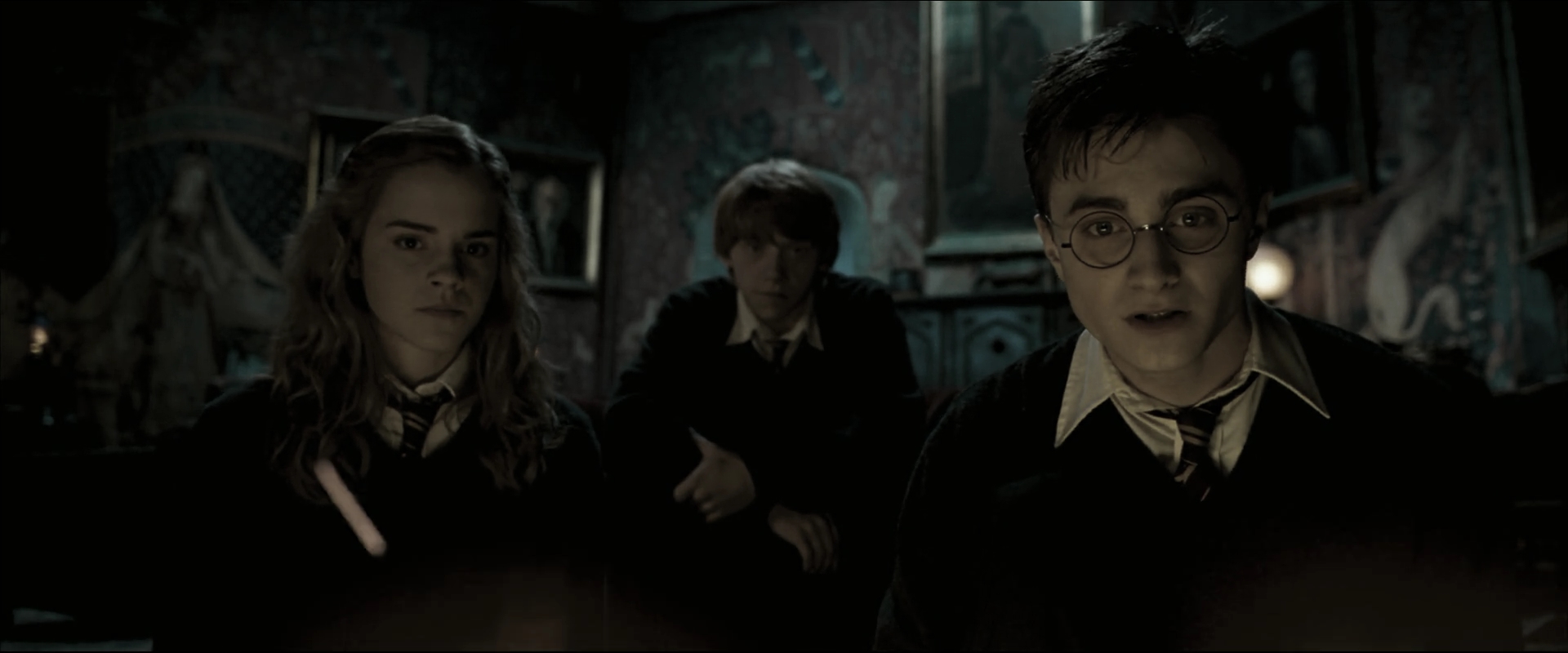 EmmaWatsonFan_dot_nl-HarryPotterAndTheOrderOfThePhoenix3005.jpg