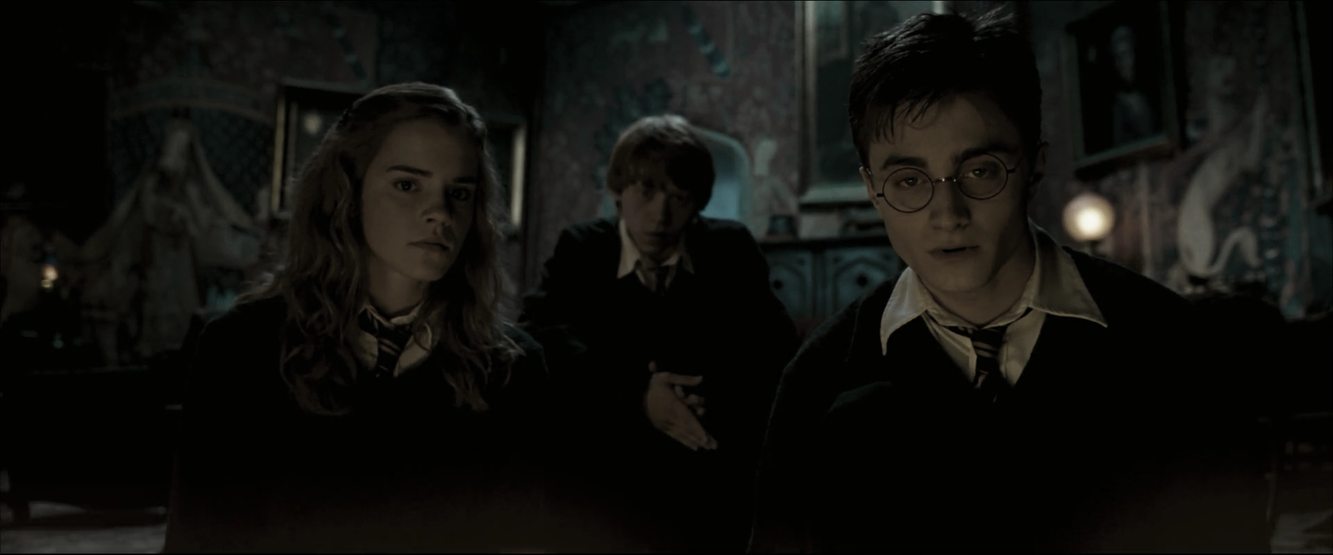 EmmaWatsonFan_dot_nl-HarryPotterAndTheOrderOfThePhoenix3023.jpg