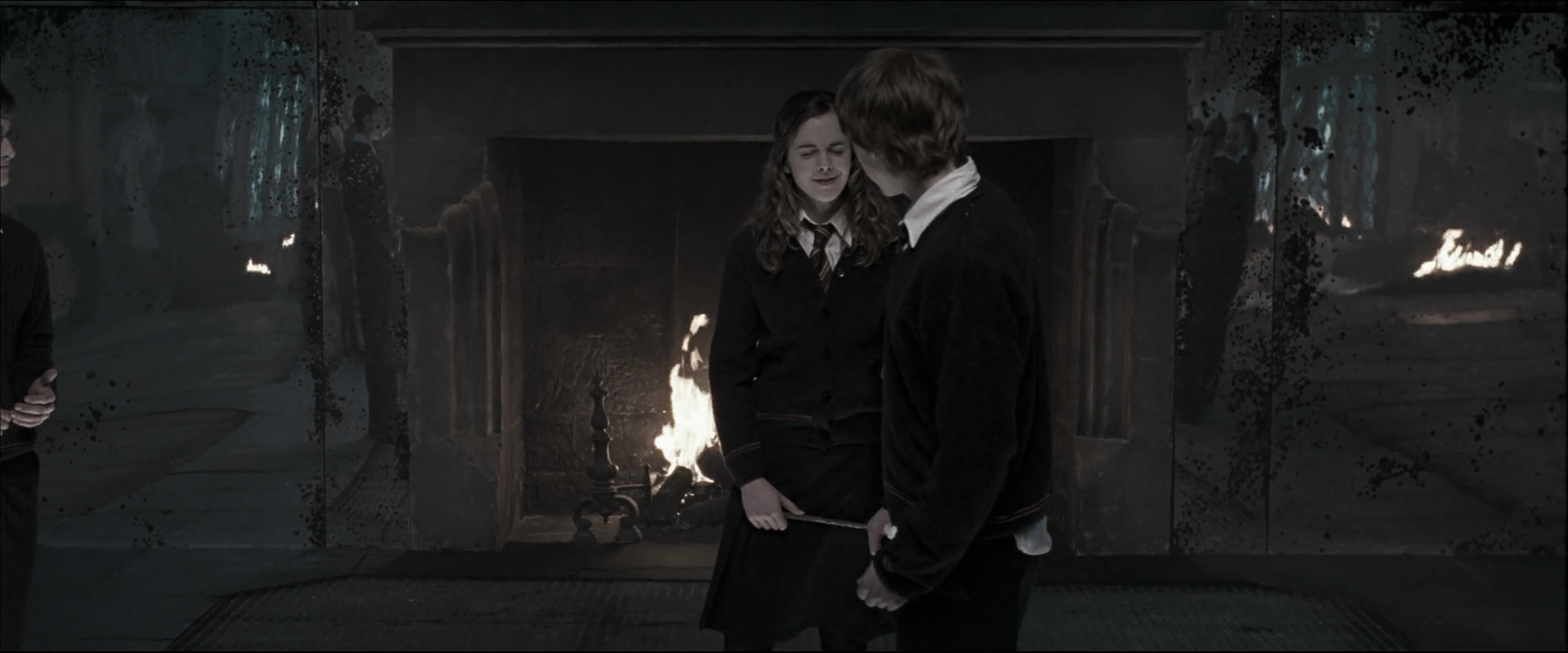 EmmaWatsonFan_dot_nl-HarryPotterAndTheOrderOfThePhoenix3505.jpg