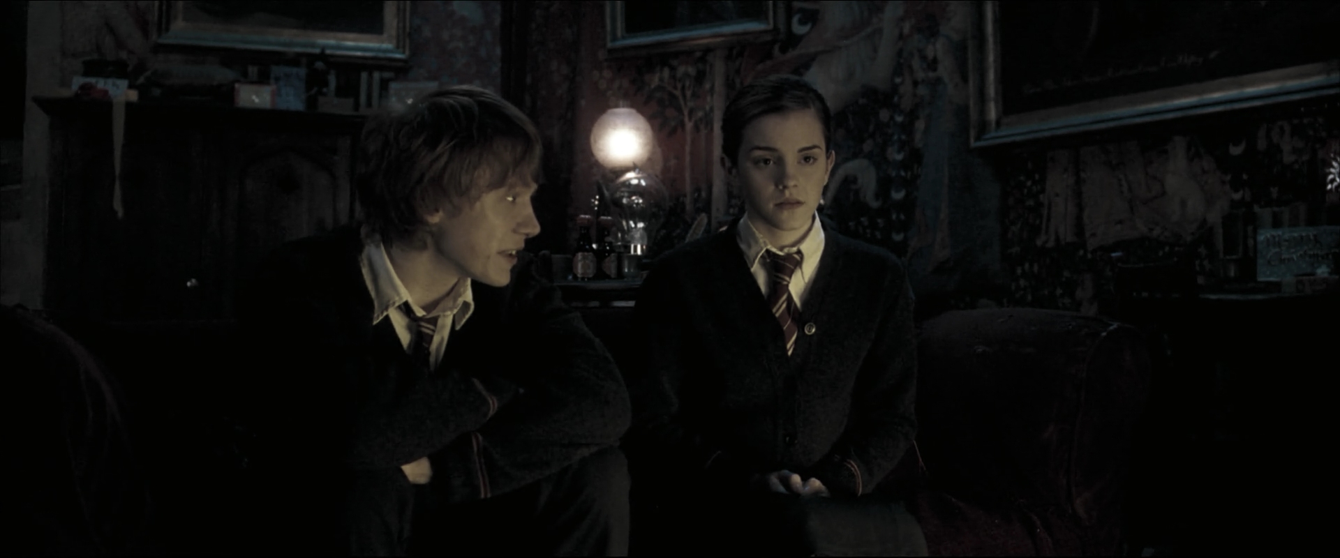 EmmaWatsonFan_dot_nl-HarryPotterAndTheOrderOfThePhoenix3888.jpg
