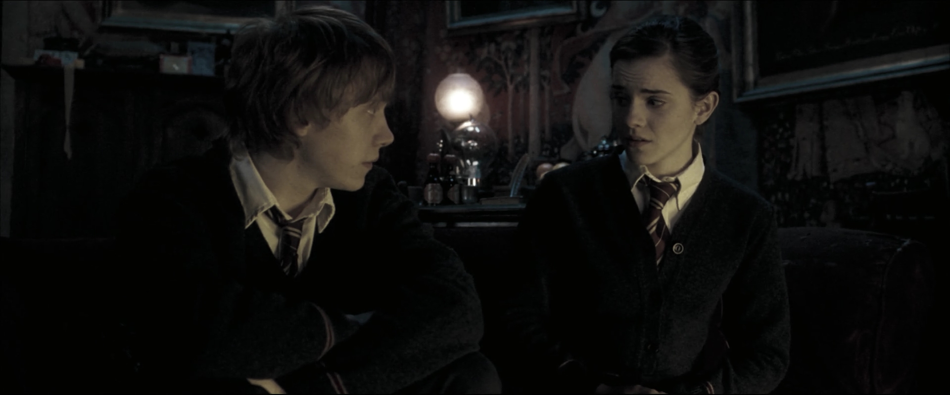 EmmaWatsonFan_dot_nl-HarryPotterAndTheOrderOfThePhoenix3920.jpg