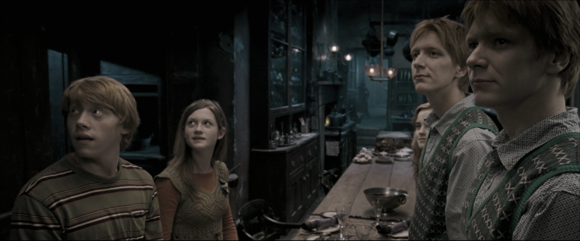 EmmaWatsonFan_dot_nl-HarryPotterAndTheOrderOfThePhoenix4155.jpg