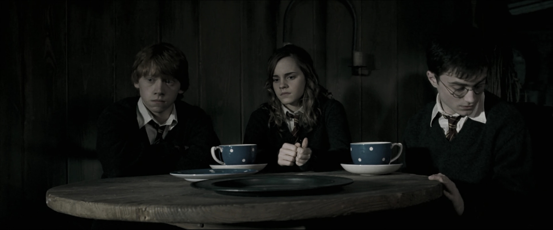 EmmaWatsonFan_dot_nl-HarryPotterAndTheOrderOfThePhoenix4588.jpg