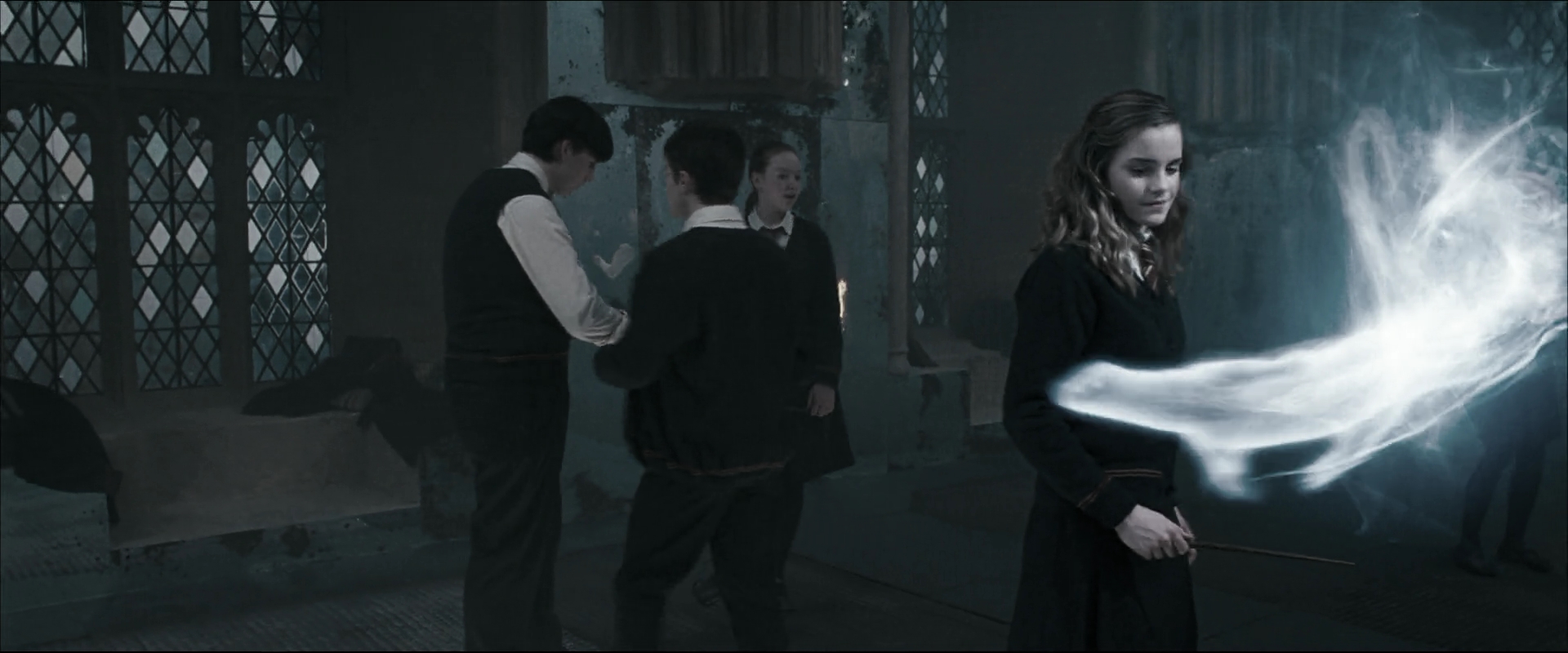 EmmaWatsonFan_dot_nl-HarryPotterAndTheOrderOfThePhoenix4798.jpg