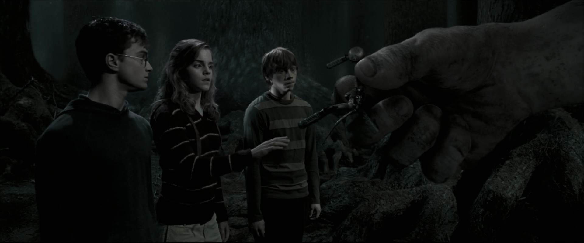 EmmaWatsonFan_dot_nl-HarryPotterAndTheOrderOfThePhoenix5286.jpg