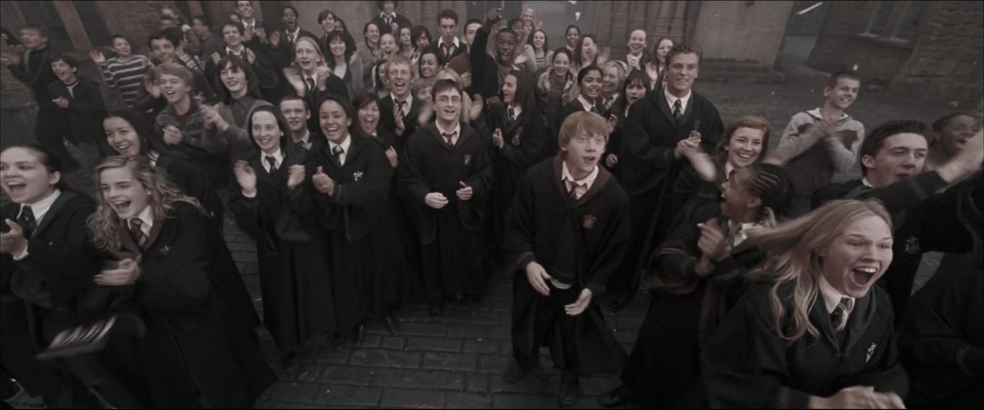 EmmaWatsonFan_dot_nl-HarryPotterAndTheOrderOfThePhoenix5668.jpg