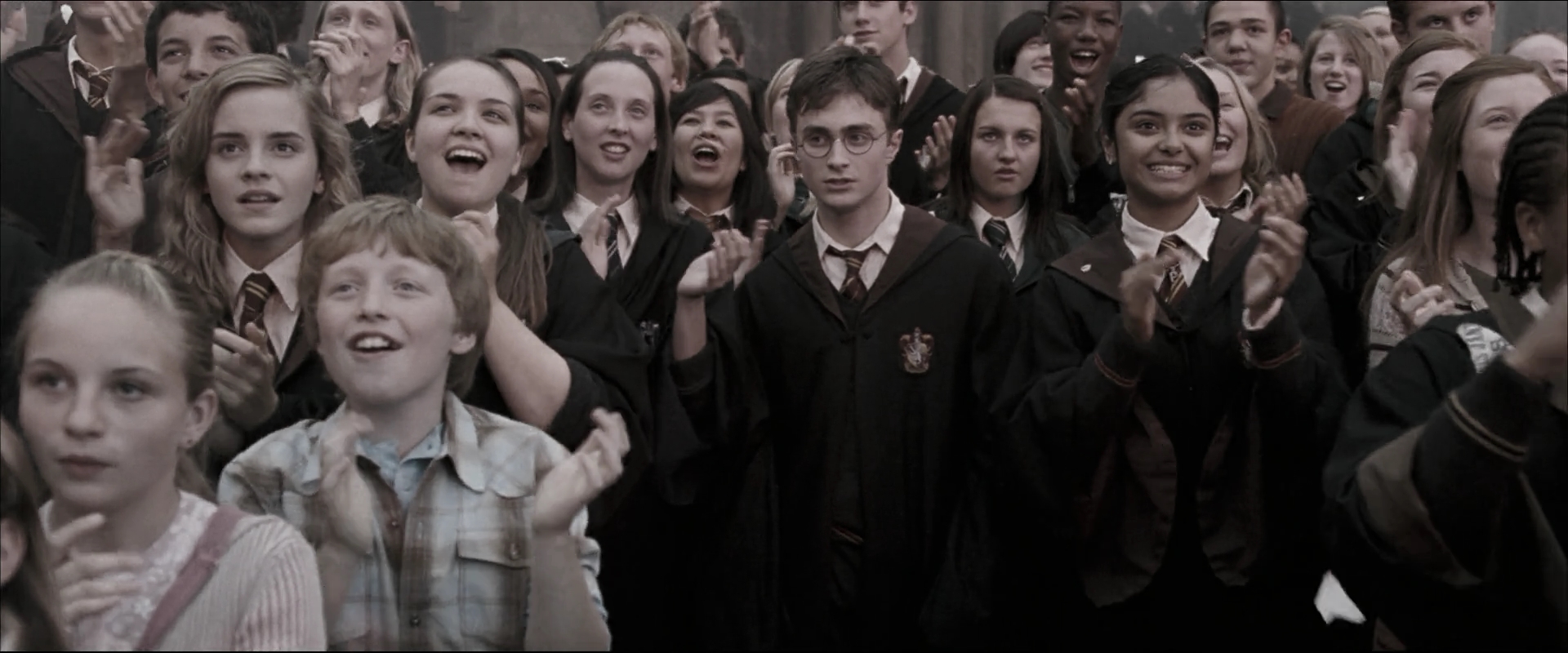 EmmaWatsonFan_dot_nl-HarryPotterAndTheOrderOfThePhoenix5681.jpg