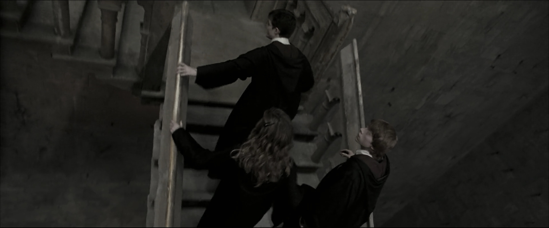 EmmaWatsonFan_dot_nl-HarryPotterAndTheOrderOfThePhoenix5738.jpg