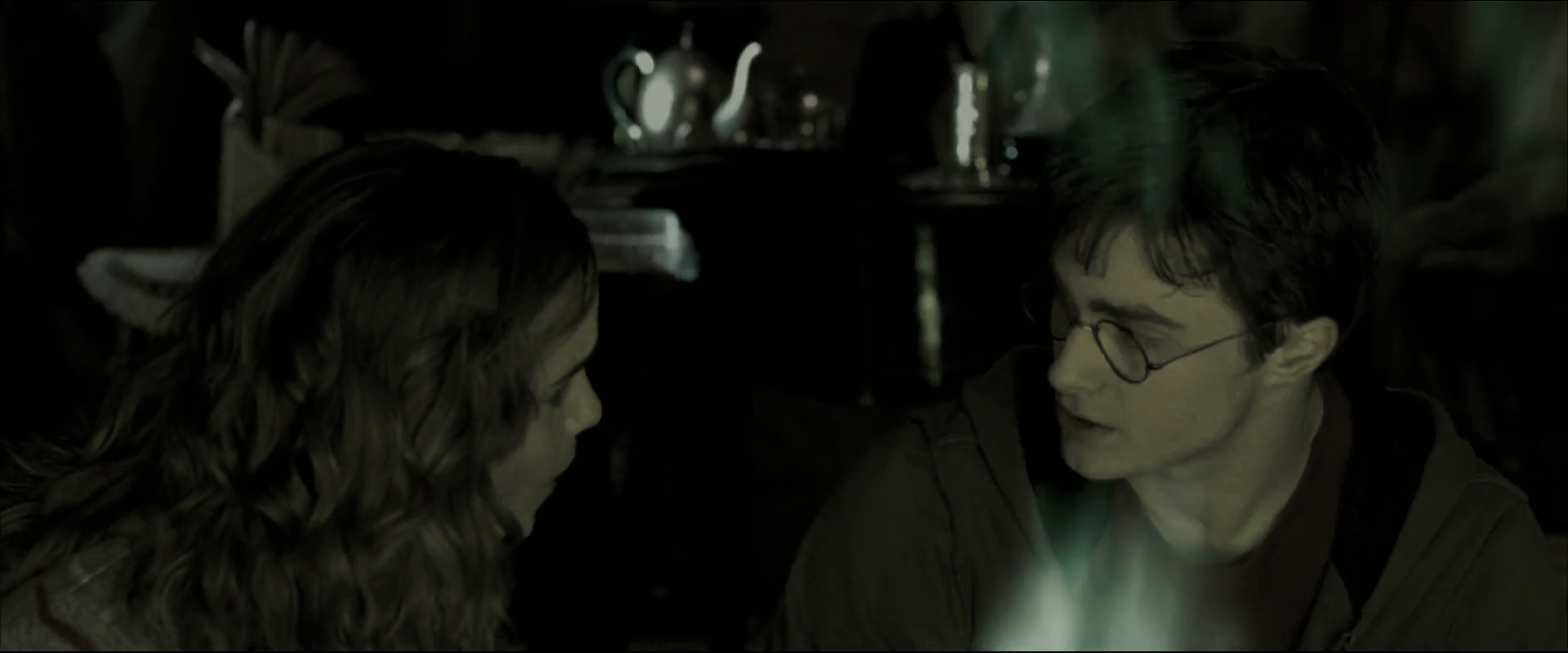 EmmaWatsonFan_dot_nl-HarryPotterAndTheOrderOfThePhoenix5794.jpg