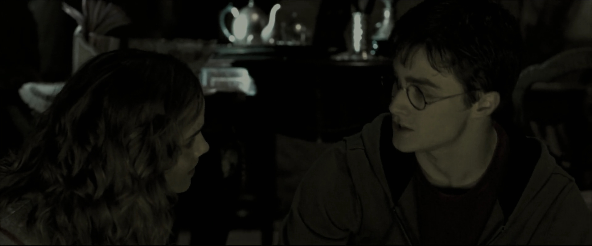 EmmaWatsonFan_dot_nl-HarryPotterAndTheOrderOfThePhoenix5797.jpg